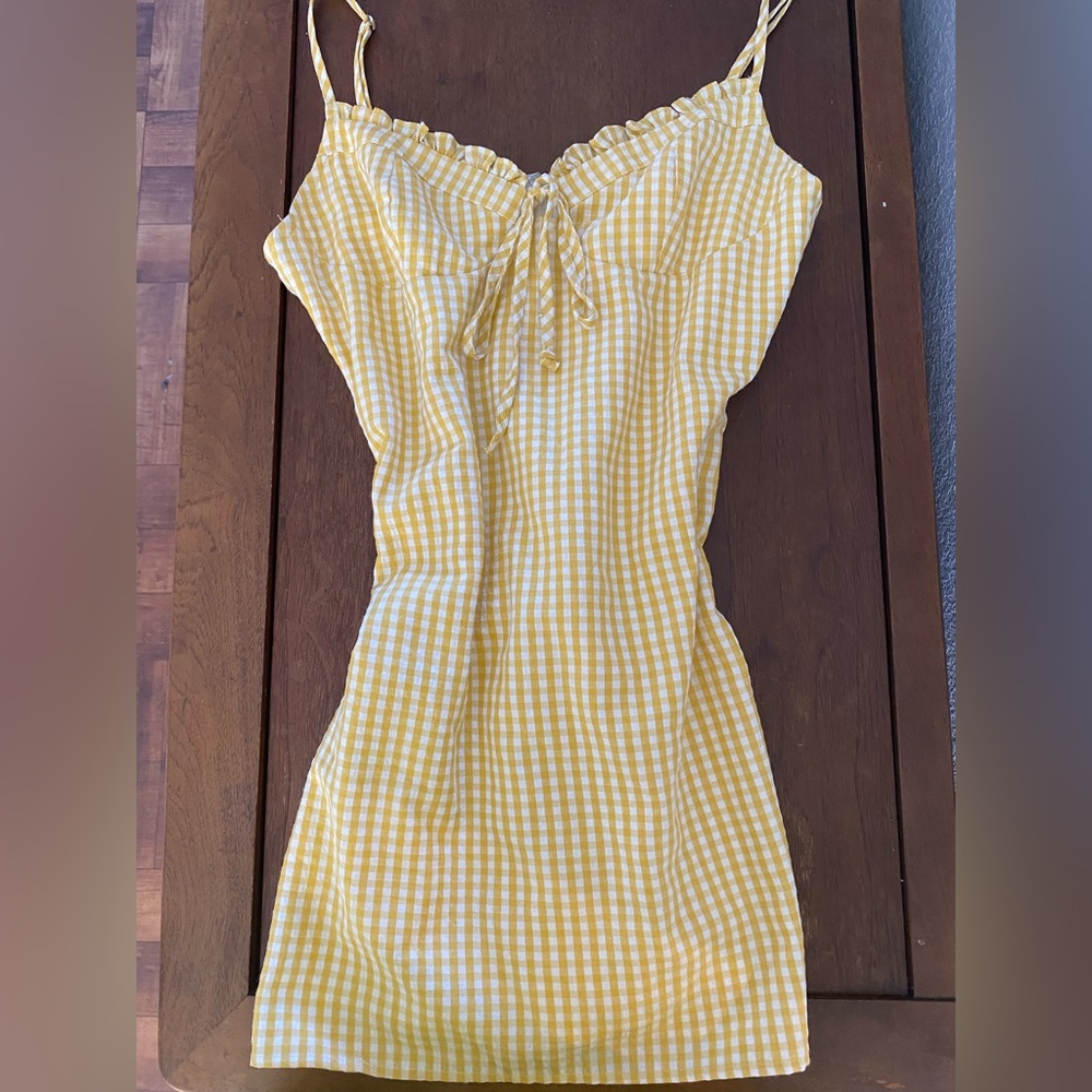 Beautiful yellow dress